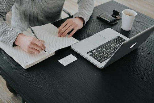 Labores fiscales y administrativas